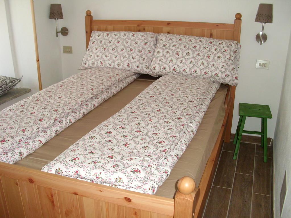 Maison Torrent Bed & Breakfast Doues Exterior photo